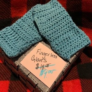 Fingerless gloves